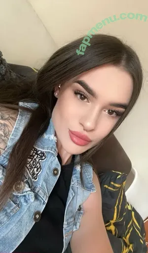 karinaxbabe / babekarinaax nude photo #0012
