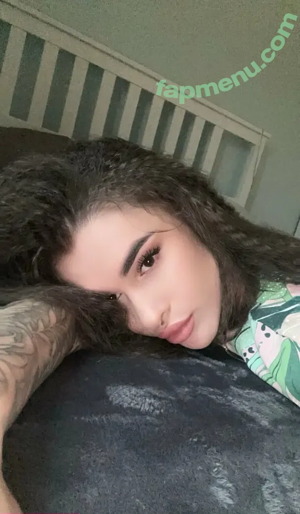 karinaxbabe nude photo #0004 (babekarinaax)