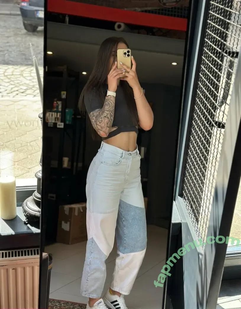 karinaxbabe nude photo #0006 (babekarinaax)