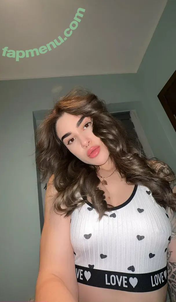 karinaxbabe nude photo #0022 (babekarinaax)