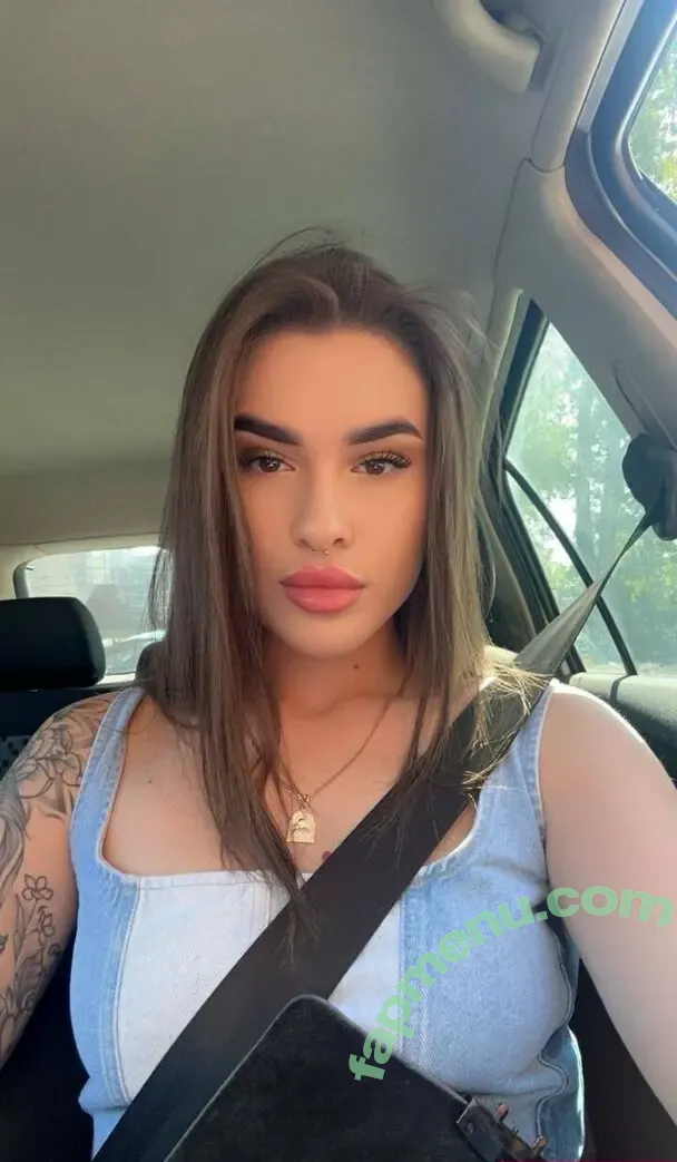 karinaxbabe nude photo #0033 (babekarinaax)