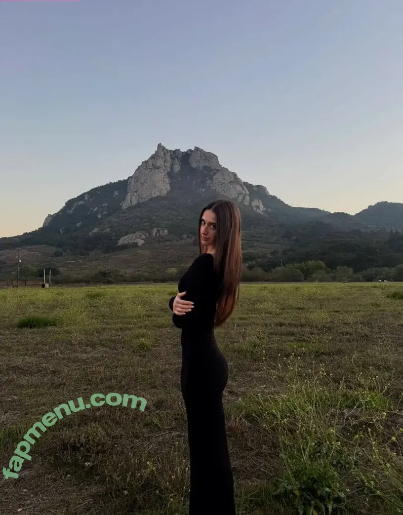 Karinne Elizabeth nude photo #0027 (_karineelizabeth)