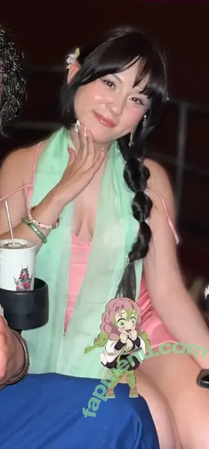Kariwahh / kawiwi nude photo #0011