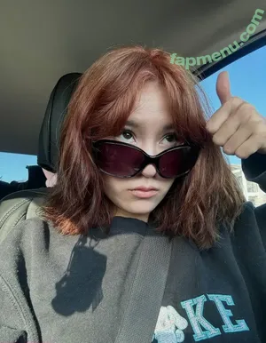 Kariwahh / kawiwi nude photo #0022