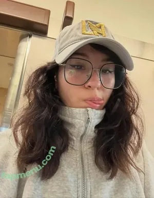 Kariwahh / kawiwi nude photo #0029