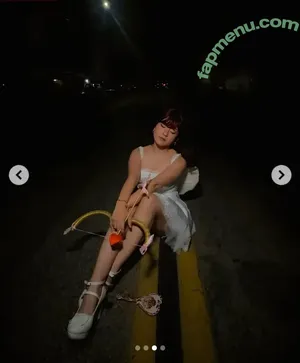 Kariwahh / kawiwi nude photo #0040