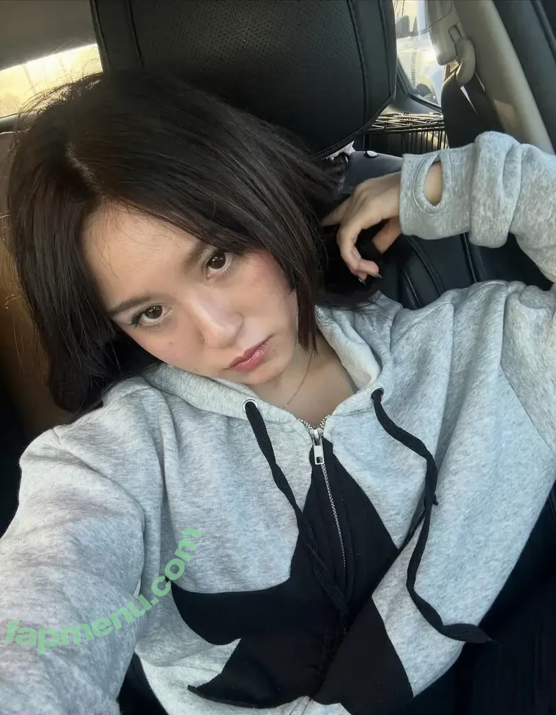 Kariwahh nude photo #0024 (kawiwi)