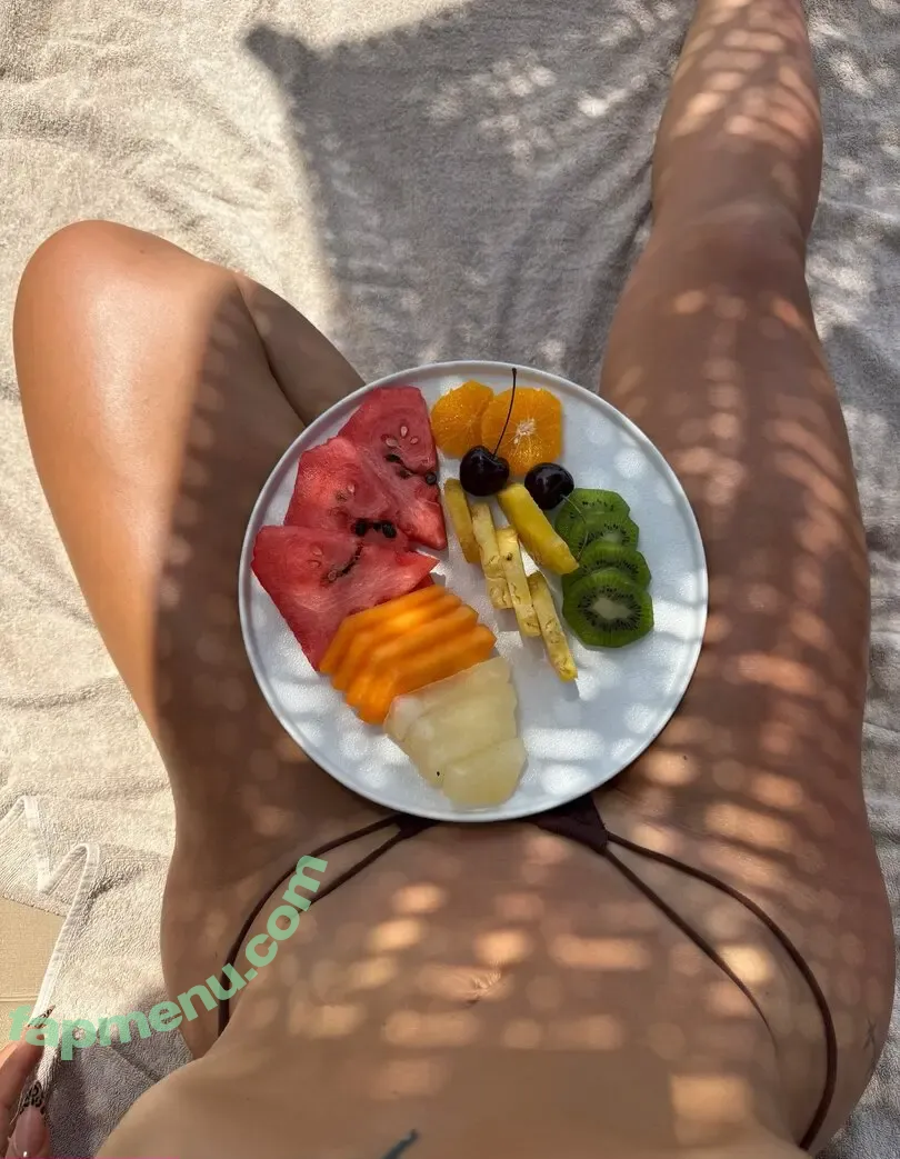 Karla Bustillos nude photo #0063 (karbgarcia / karlybustillosg)