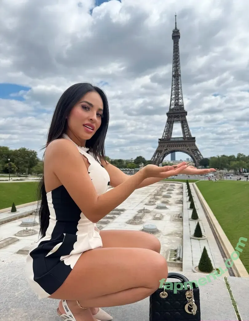 Karla Bustillos nude photo #0096 (karbgarcia / karlybustillosg)