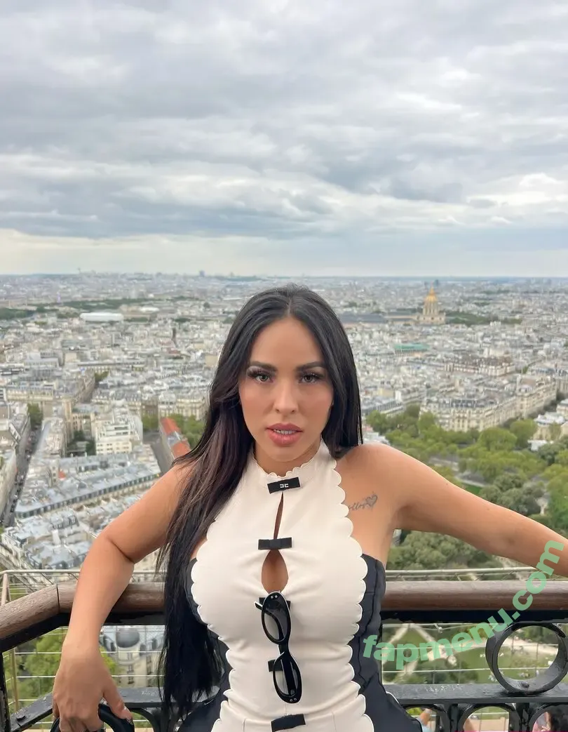 Karla Bustillos nude photo #0097 (karbgarcia / karlybustillosg)