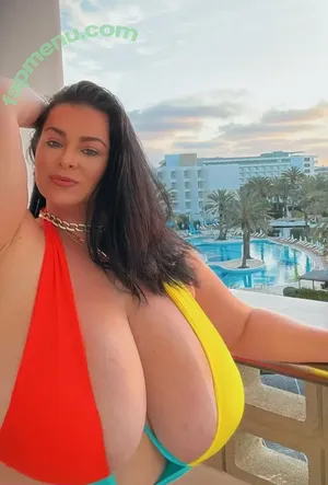 karlajames / karlajamesofficial nude photo #0052