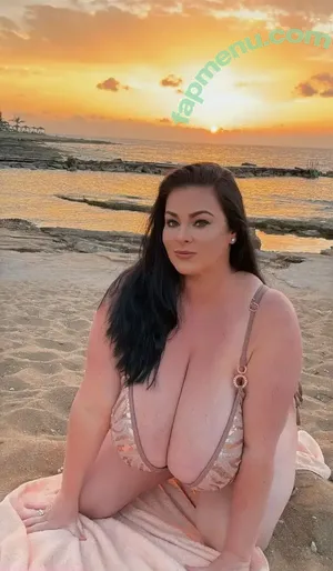 karlajames / karlajamesofficial nude photo #0058