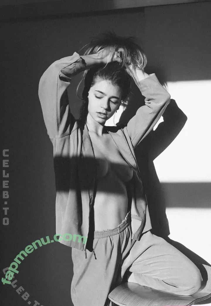 Karlee Lowkee nude photo #0012 (lowkeefans / lowkeekarlee)