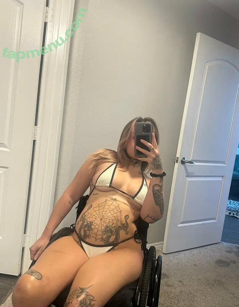 karleexrosee nude photo #0120 (notkarleerose)