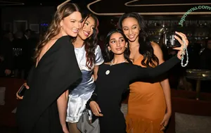 Karlie Kloss / karliekloss nude photo #0614