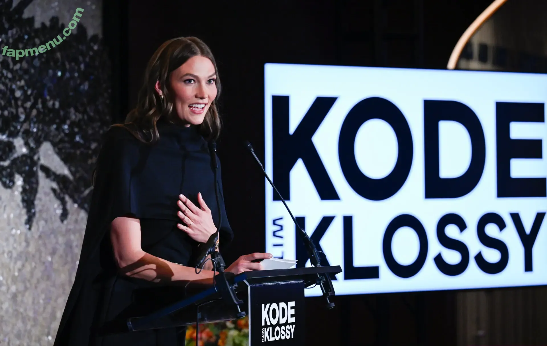 Karlie Kloss nude photo #0626 (karliekloss)