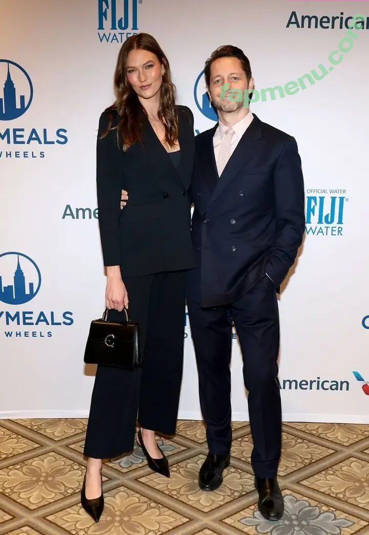 Karlie Kloss nude photo #0636 (karliekloss)