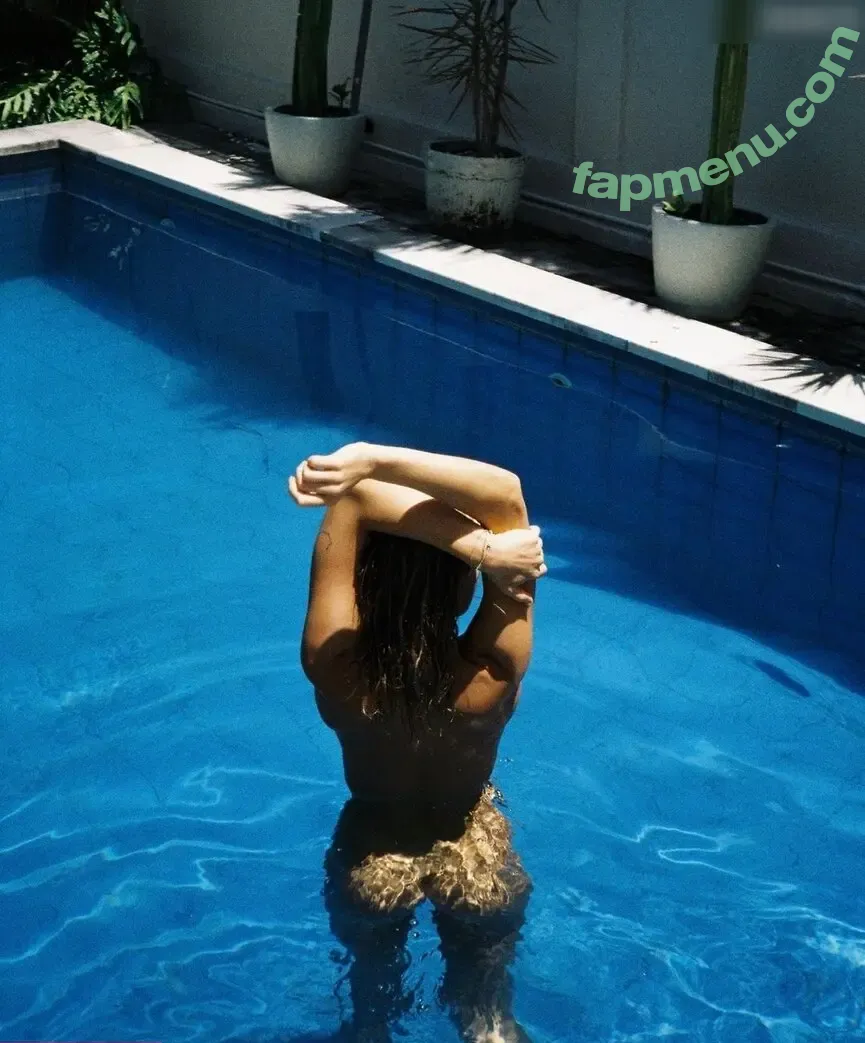 Karlotta Emilie Henke nude photo #0008 (karlotta.emilie)