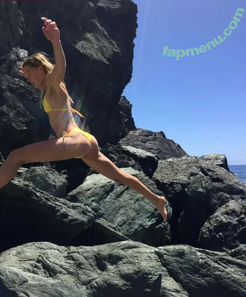 Karlotta Emilie Henke nude photo #0055 (karlotta.emilie)