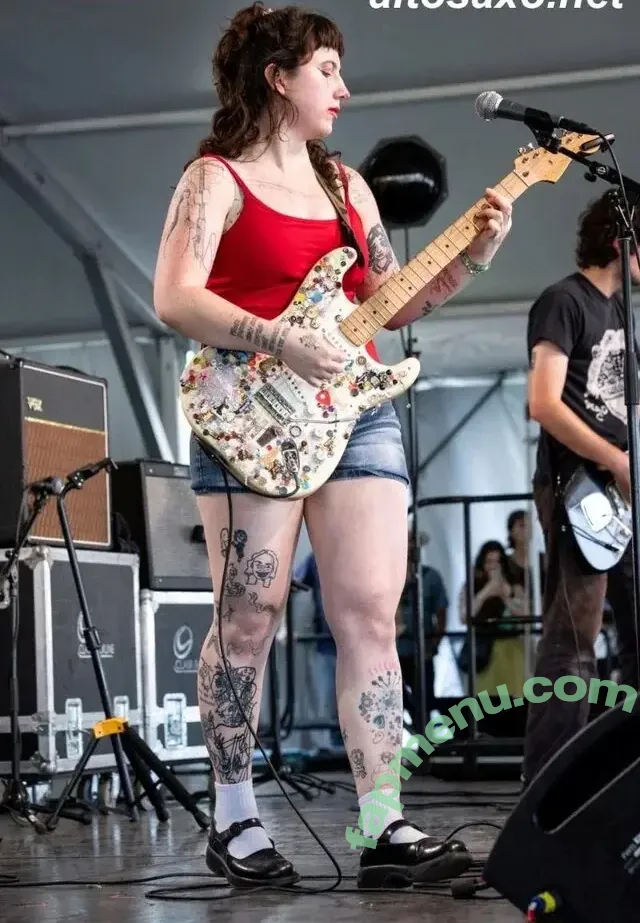 Karly Hartzman nude photo #0023 (wednesday_gurl)