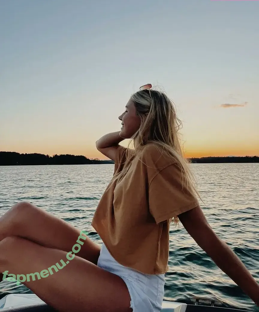 Karlyn Pickens nude photo #0011 (karlynpickens)