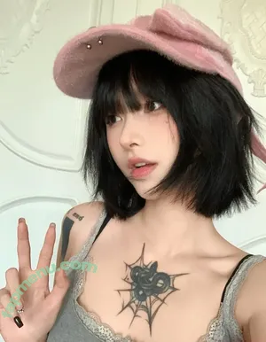 Karma_luey / karmaluvx3 nude photo #0004