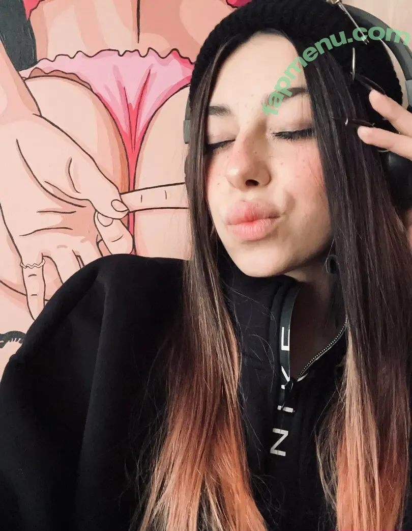karmen_g nude photo #0002 (k4rmeng)