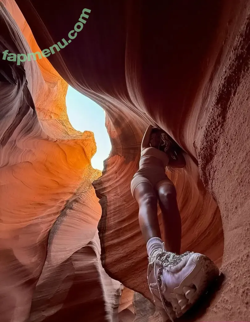 Karol G nude photo #0540 (karolg / karolgfriend)