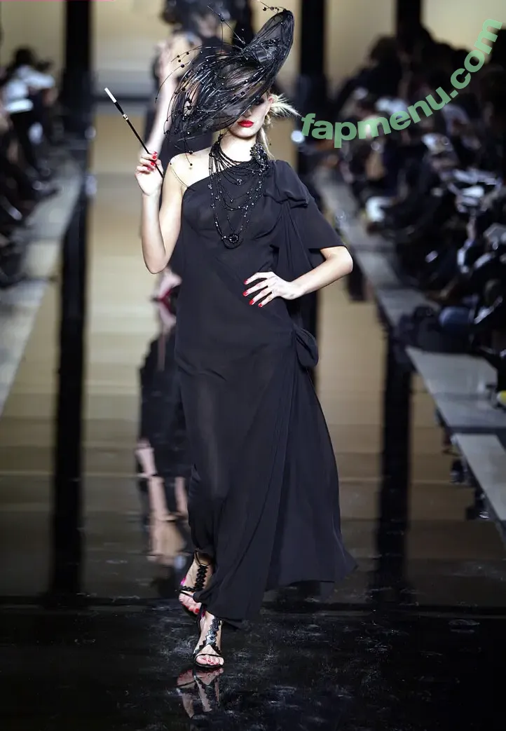 Karolína Kurková nude photo #0144 (karolinakurkova)