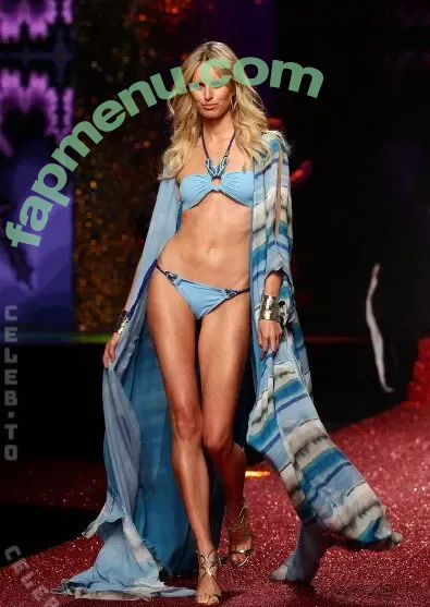 Karolína Kurková nude photo #0239 (karolinakurkova)