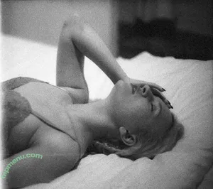  nude photo #0004