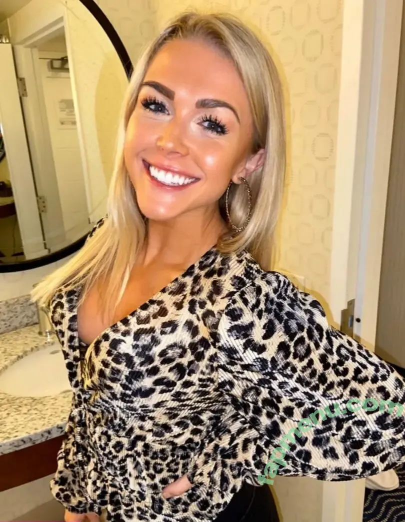 Karoline Leavitt nude photo #0003 (Karoline Leavitt)