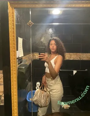 Karrahbooo nude photo #0008