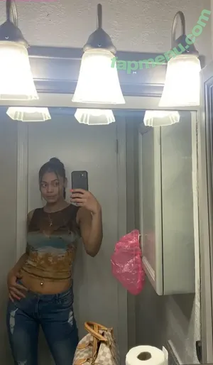 Karrahbooo nude photo #0009