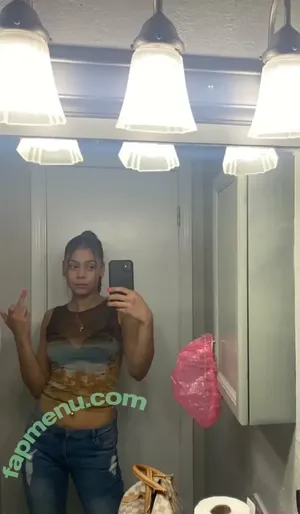 Karrahbooo nude photo #0010