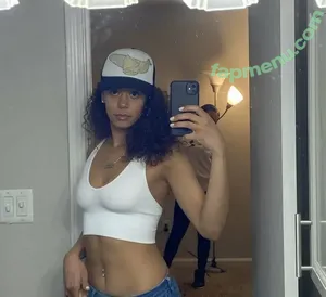 Karrahbooo nude photo #0012