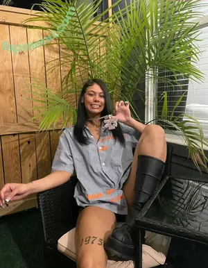 Karrahbooo nude photo #0017