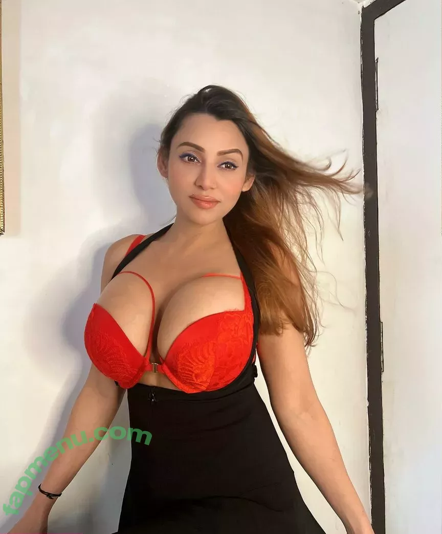 Karrishma Kar nude photo #0005 (KarKarrishma / karrishmakar135)