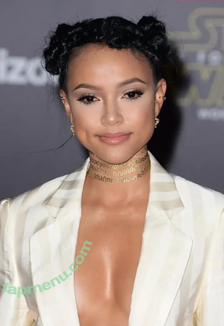 Karrueche Tran nude photo #0051 (Karrueche)