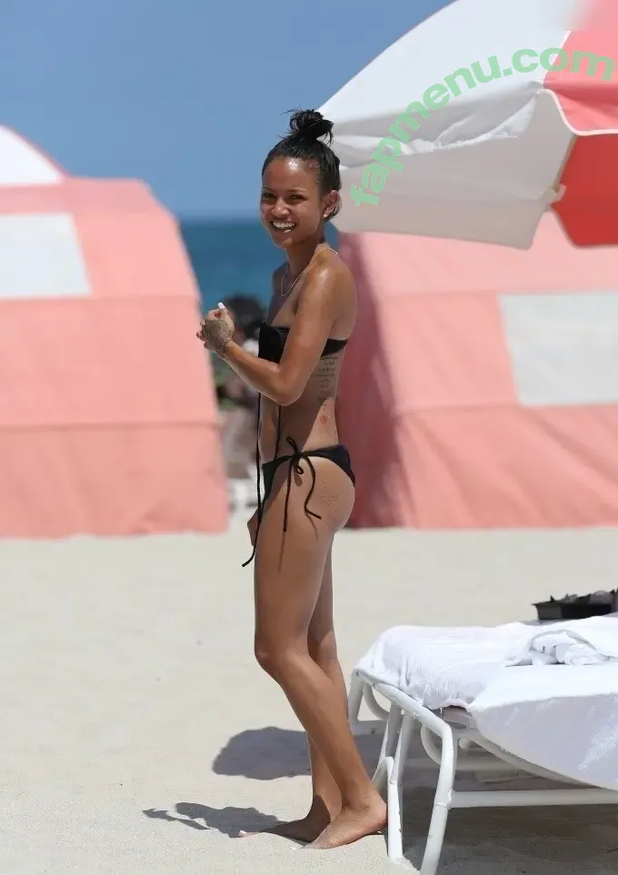 Karrueche Tran nude photo #0109 (Karrueche)