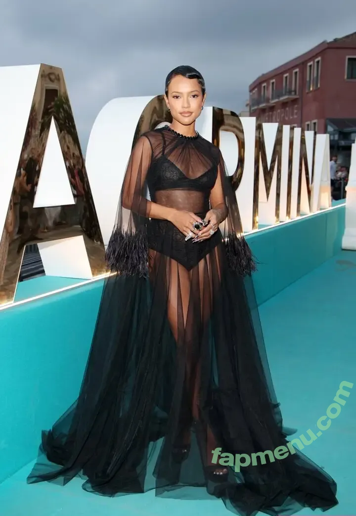 Karrueche Tran nude photo #0534 (Karrueche)