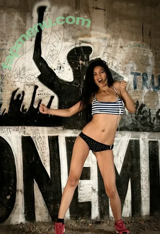 Karyna Kardelian nude photo #0071 (kardelian)