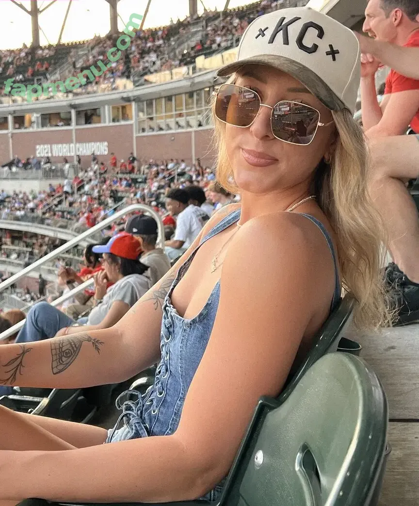 Kasey Gandolfi nude photo #0003 (kaseygandolfi)