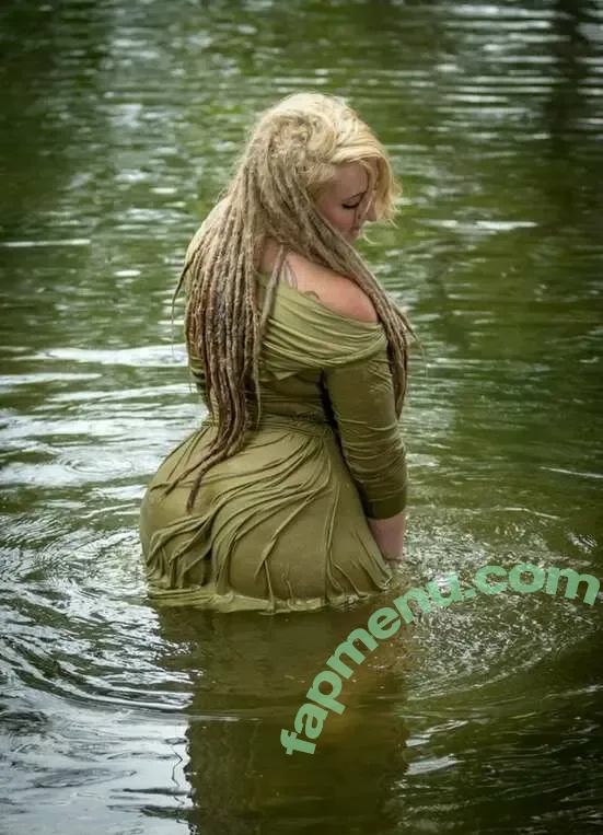 Kasey M*Kay nude photo #0002 (_that_nrrrd_grrrl / kaseymkayvip)
