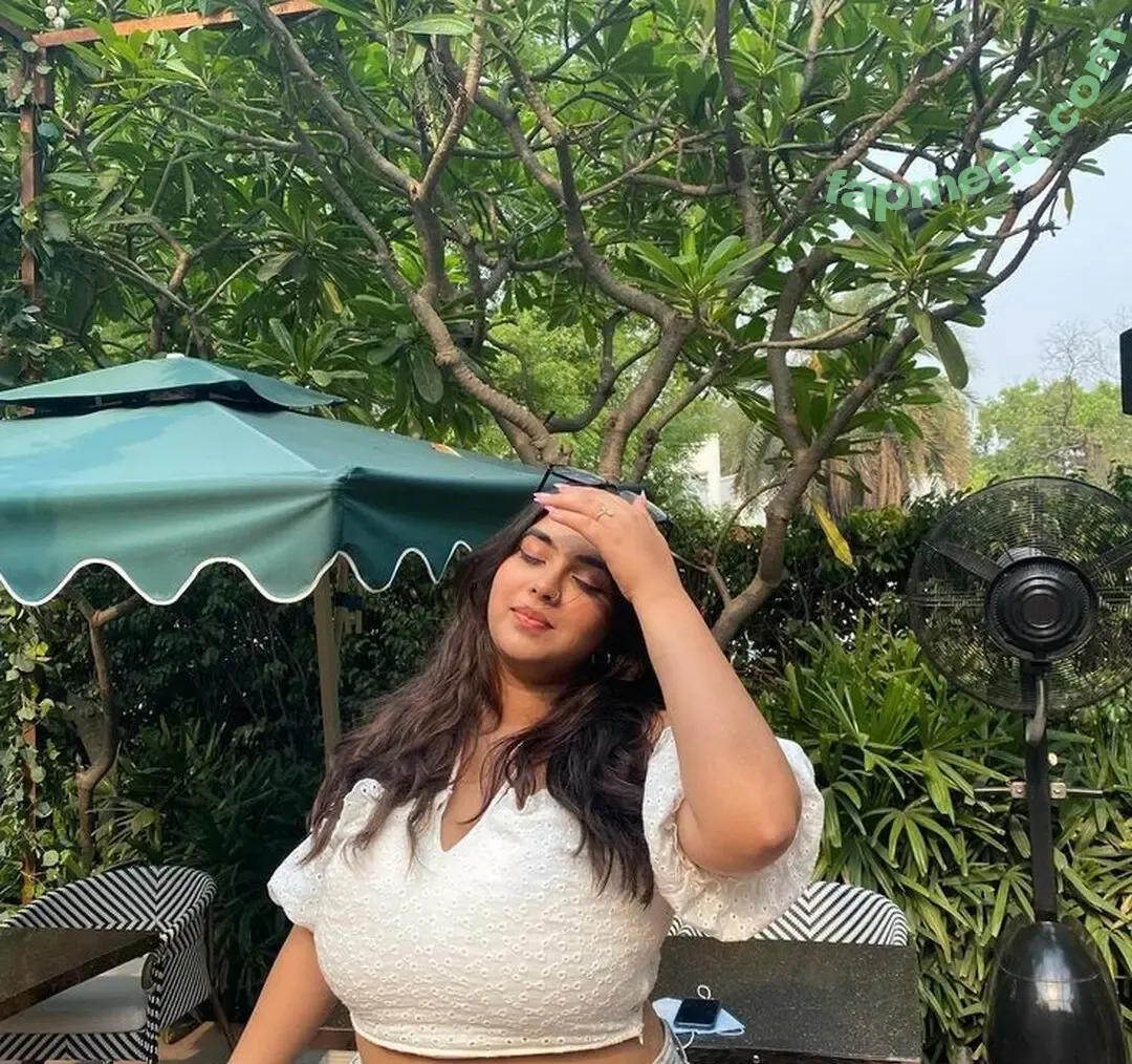 Kashish Mahajan nude photo #0002 (kaashiissh)