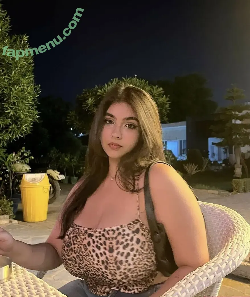 Kashish Mahajan nude photo #0004 (kaashiissh)