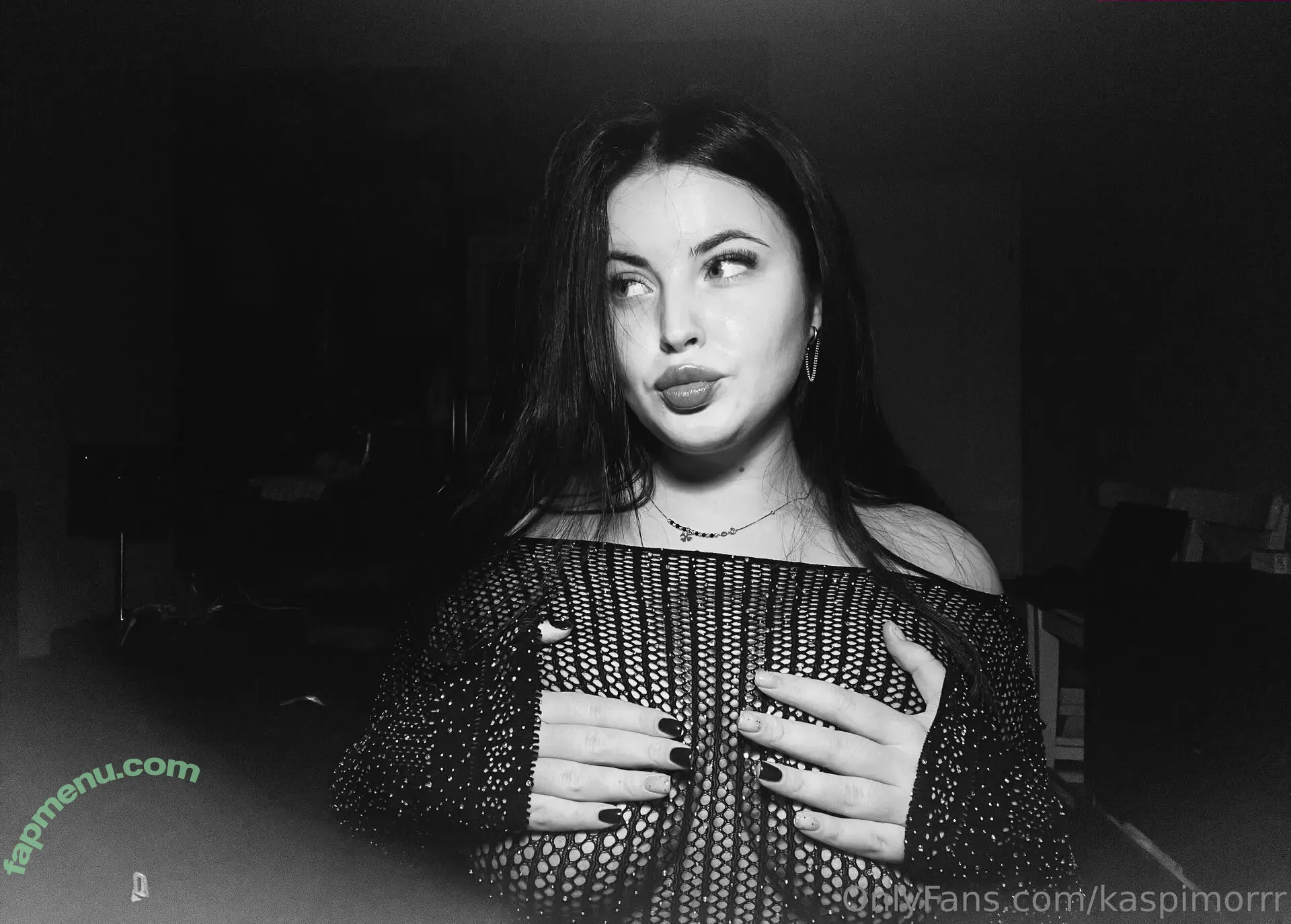 kaspimorrr nude photo #0003 (kaspimorrr)