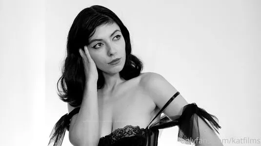 Kat Cabaret / Kat Dreams / Kat Streams / LeCabaret / Salacious Kitty / katfilms / katstreams / krmisfitcabaret nude photo #0136