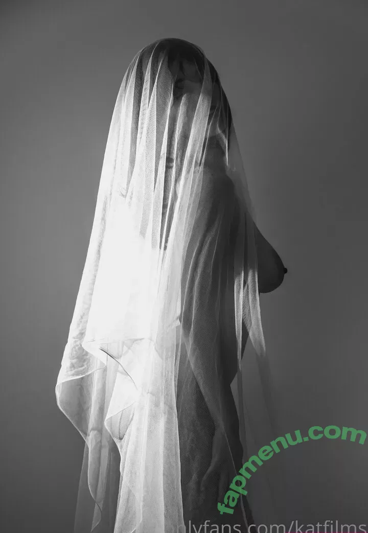 Kat Cabaret nude photo #0143 (Kat Dreams / Kat Streams / LeCabaret / Salacious Kitty / katfilms / katstreams / krmisfitcabaret)