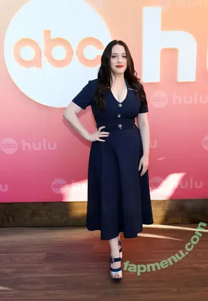 Kat Dennings / OfficialKat / katdenningsss nude photo #0640